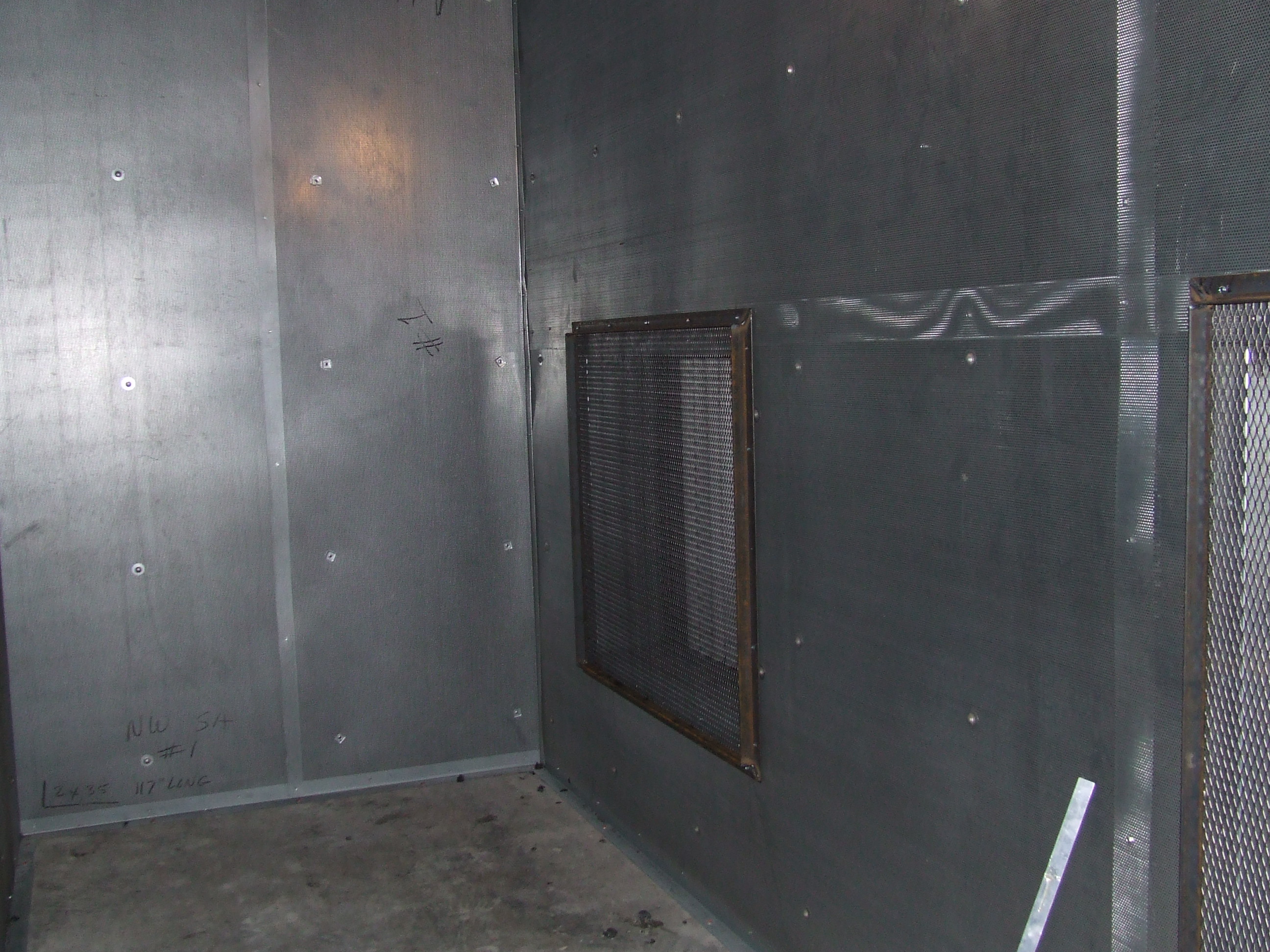 HVAC pre-distribution chamber, air inlets from fans